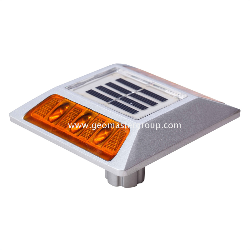 Güneş Enerjili Yol Butonu