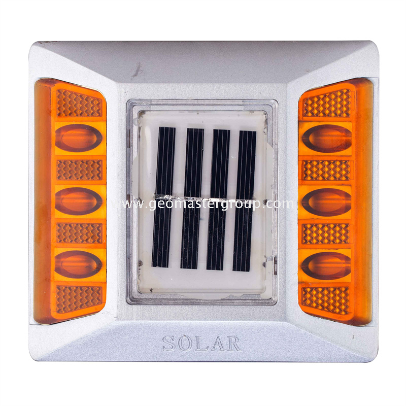 Güneş Enerjili Yol Butonu