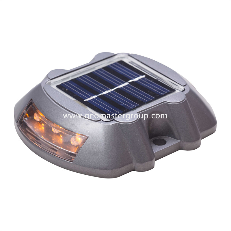 Güneş Enerjili Yol Butonu