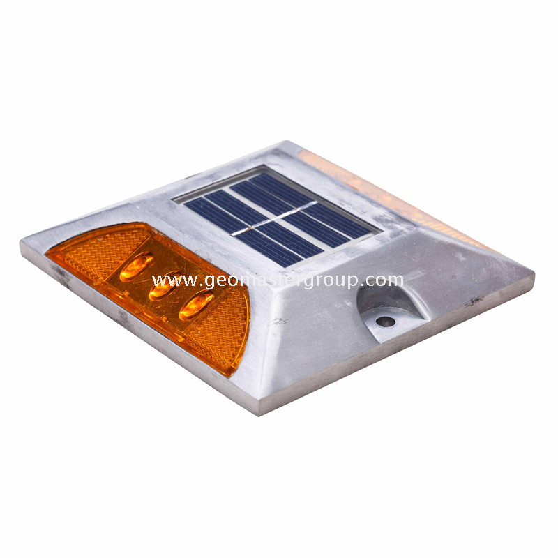 Güneş Enerjili Yol Butonu